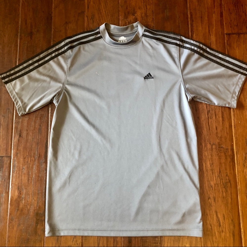 ‼️5/25‼️Adidas athletic top